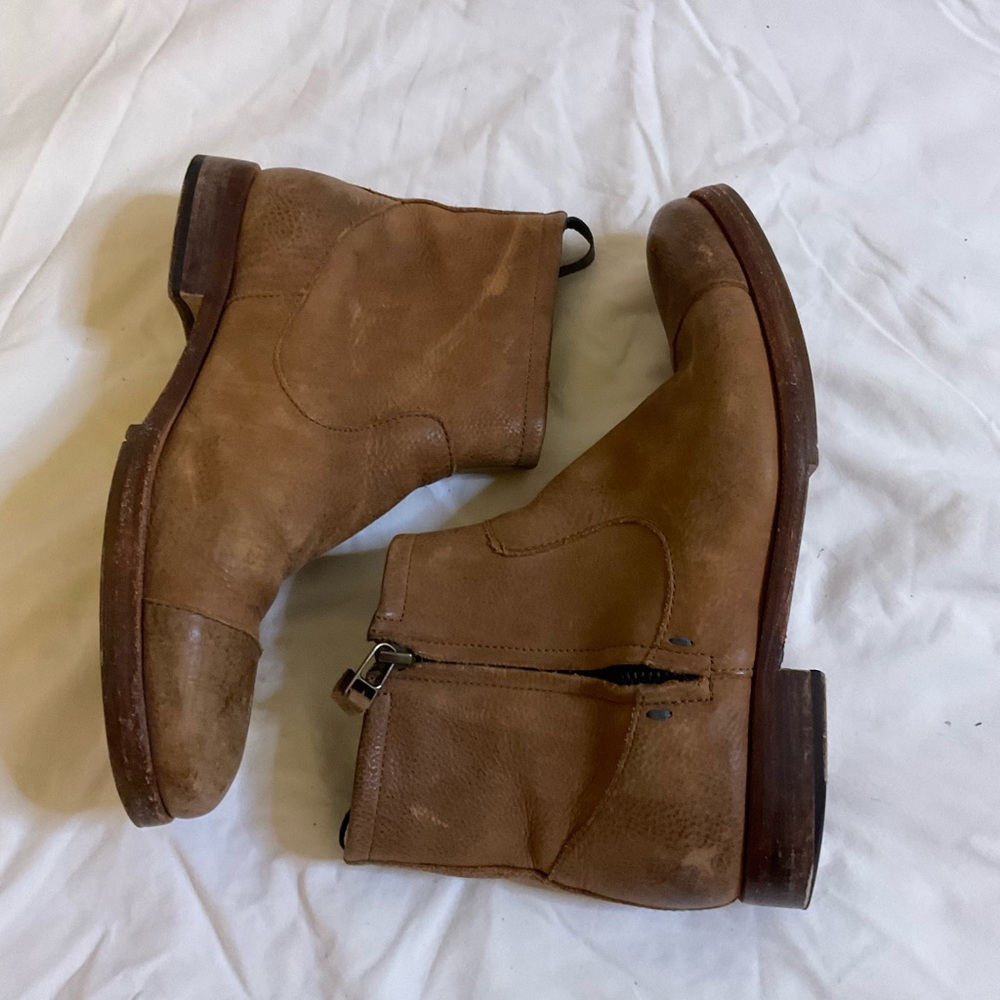 J. shoes Italian Leather Bootie - Picture 4 of 7
